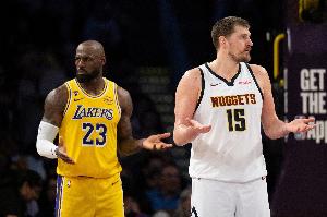 WNBA神秘人vs阳光直播