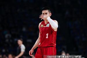 哈登防守吓坏霍华德