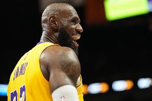 WNBA山猫vs狂热直播