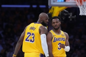 夸梅:NBA支持五大囧贬低麦基 却像保护小姑娘般护老詹和布朗尼