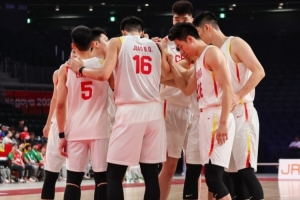 中国男篮打响第一枪 庞峥麟17分4助攻1抢断正负值+21表现抢眼