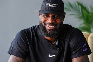 老兵不死!NBA新赛季15大最年长球员:詹姆斯领衔 勇士4人上榜