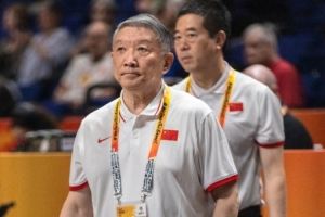 媒体人:强行吊球给张子宇拖累全队节奏 中国女篮教练组及时改错