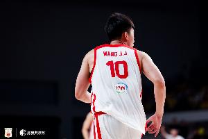 篮板悬殊！中国男篮首节狂揽16板含10前场板 沙特仅收5板