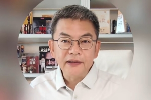 苏群解读：富豪鲍尔默为何忌惮萧华？只因总裁身后站着30位老板