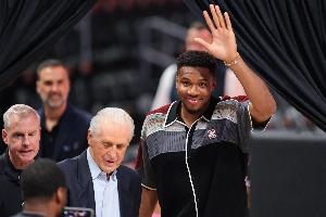 查尔莫斯看衰担忧:热火新赛季稳居NBA前五 顶级防守可掩盖控卫短板