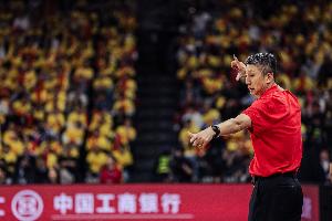 媒体人：与其模仿美欧 中国男篮不如先学日本队的战术配合与基本功
