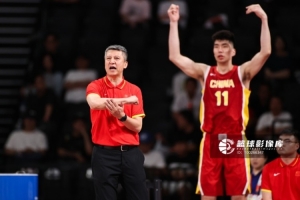 记者:中国男篮纸面实力占优 需控制篮板遏制日本反击
