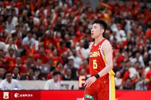 突破利刃哑火！廖三宁半场5投1中仅得2分3板4助