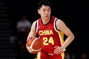 崔永熙:中国男篮由防守发起进攻 今天防守不佳致攻守皆堵 不能以紧为借口