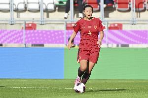 足坛三兄妹!黄嘉辉、黄嘉乐谈妹妹黄嘉欣:攻防俱佳,努力换来的成就