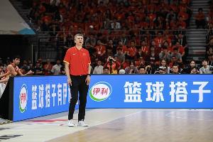 解说：郭士强执教完败 他的结局甚至不完全由篮协决定