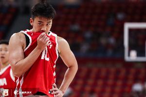 青春代价！李悦洲4中1仅获2分1助攻