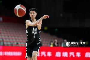 表现出色!国青男篮中塞交流赛3胜1负两度险胜 张宇辰场均砍下15分