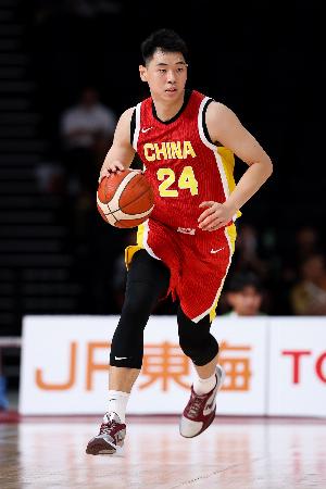 受限明显！崔永熙上半场7投2中仅得5分3篮板 正负值-16