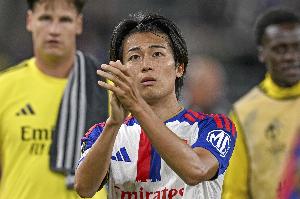 离谱！65岁女子向国脚中村敬斗寄信逼婚，遭日本警方逮捕