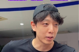 沈梓捷&张帆担任“一日店长”亲密互动球迷 为北控新赛季造势