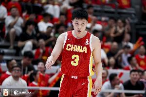 胡明轩：担任中国代表团旗手深感荣幸 这是荣耀更是激励