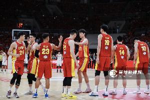 徐静雨:即便杨瀚森归队也无济于事 中国男篮与日本已不在同一等级