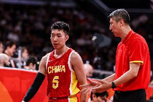 解说:中国男篮执迷内线优势与阵地战 恰是不知变通与战术素养低下的体现