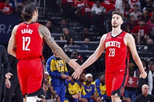 队记：申京+亚当斯双塔威震赛场 火箭新赛季或重启这一组合