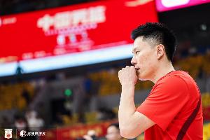 表现亮眼！李弘权亚运会场均贡献10.7分7.3篮板 三分命中率达38.1%