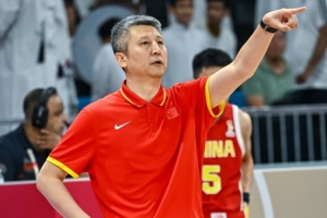 中国青年报评男篮：指挥问题不容回避 郭士强执教要求刻板缺乏变通