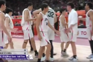 半场战报-金近廉独得10分 李贤重5+7 日本男篮28-28与韩国男篮战平
