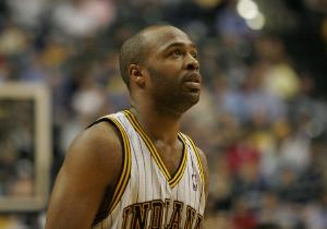 杰克：NBA推行着装令不只怪艾弗森 廷斯利穿背心坐替补席才是导火索