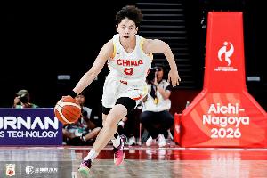 游刃有余！杨舒予6投2中贡献5分10篮板 正负值高达+41