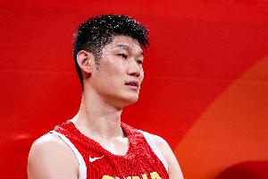 中国男篮亚运仅获第四 全队被要求写总结 贾磊吐槽:封闭半年好人也关傻了