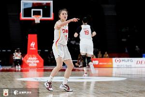 妙手穿针！张曼曼狂送10助攻 6投3中贡献7分4板3断