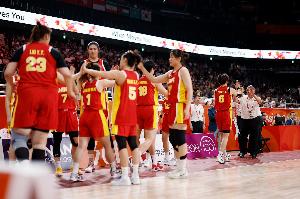 亚运会半场战报：中国女篮53-18大比分领先印尼 罗欣棫14+4 张子宇12分