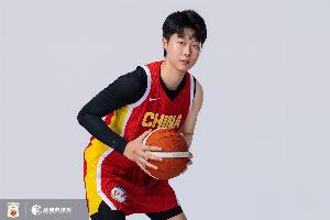 高效发挥！邓雨婷4投2中砍下5分2篮板 正负值+6