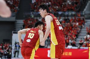 杨毅：真心期待杨瀚森、胡金秋、王俊杰组成内线大个阵容 能圆我这个愿望吗