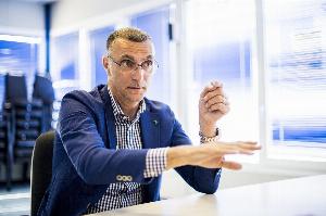 贝尔戈米：国米送走阿切尔比和德弗里，却未签下合格替身