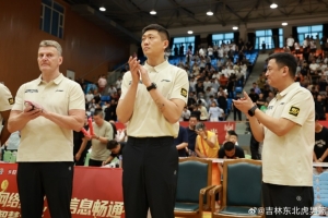 媒体人:让李昂率留洋军团以美式打法战亚运 也不至于如此难堪