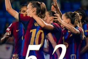 卫冕冠军开门红！巴萨女足欧冠首轮5-2逆转巴黎FC，帕乔尔两球一传