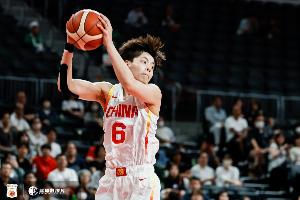 手感火热！杨舒予半场9投8中独揽18分3板2助2断 正负值+17