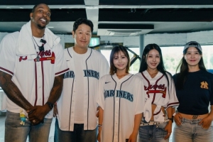 首尔之行星光熠熠！霍华德晒照：与人气啦啦队员、美女DJ及健身网红亲密合影