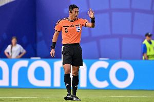 马宁执法表现获亚足联与FIFA高度认可 入选亚洲杯裁判阵容当之无愧