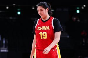 引领反击潮！张子宇第三节5中4单节9分 帮助中国女篮建立12分领先