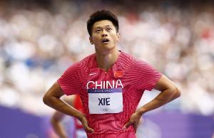 谢震业：身体恢复存在问题 左腿膝盖不舒服 导致左右脚发力不均衡