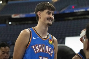马拉:NBA对抗强度远超大学赛场 适应环境后我会有更好发挥