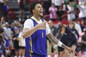 伦德博格：每天与NBA球员相处恍如梦境 和他们交流仍会紧张