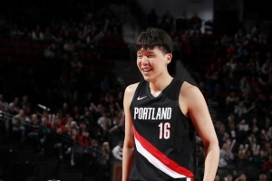 徐静雨：杨瀚森若常规赛延续此表现必能立足NBA 罗威伤病隐患或助其上位