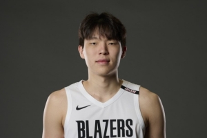 徐静雨:主力狼狈杨瀚森率队扭转乾坤 不刻意黑就知他有多出色