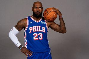 重磅！名记证实：詹姆斯今日将迎76人生涯季前赛首秀
