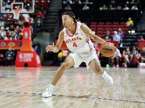 攻守兼备！8号秀弗莱明斯8投6中 砍15分3板5助3断