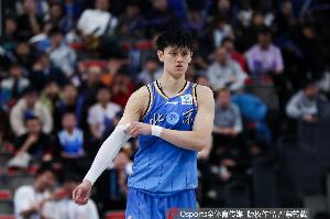 京媒：北京男篮全员瘦身成效明显 李楠肯定球员比赛态度